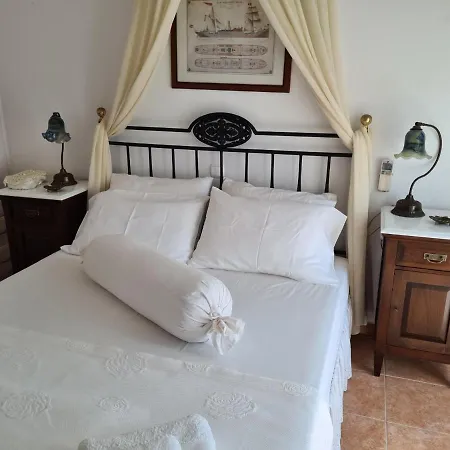 Milos Sun Peran Triovasalos