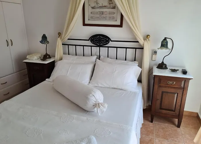 Milos Sun Peran Triovasalos