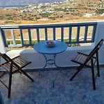 Milos Sun Peran Triovasalos