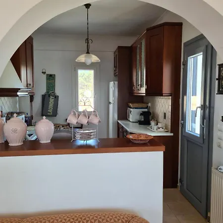 Milos Sun Casa de Férias Peran Triovasalos